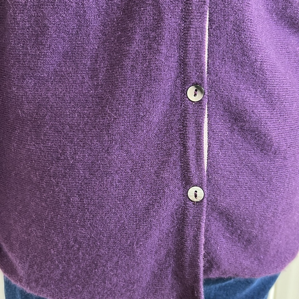 BODEN Cashmere Sweater Button Back Crewneck Long Sleeve Jumper Purple Sz 4 - Picture 2 of 9